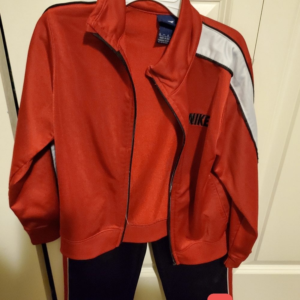 Boys Nike jogging suit